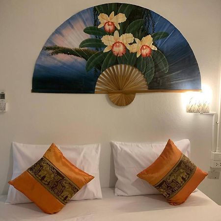 Remember @ Phuket Town Hotell Exteriör bild