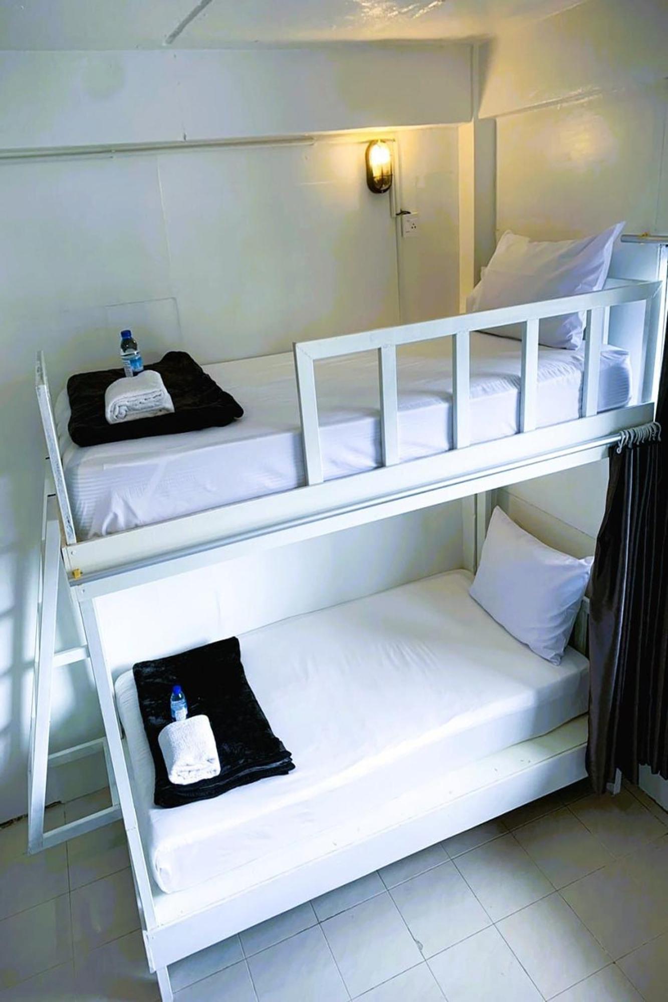 Remember @ Phuket Town Hotell Exteriör bild