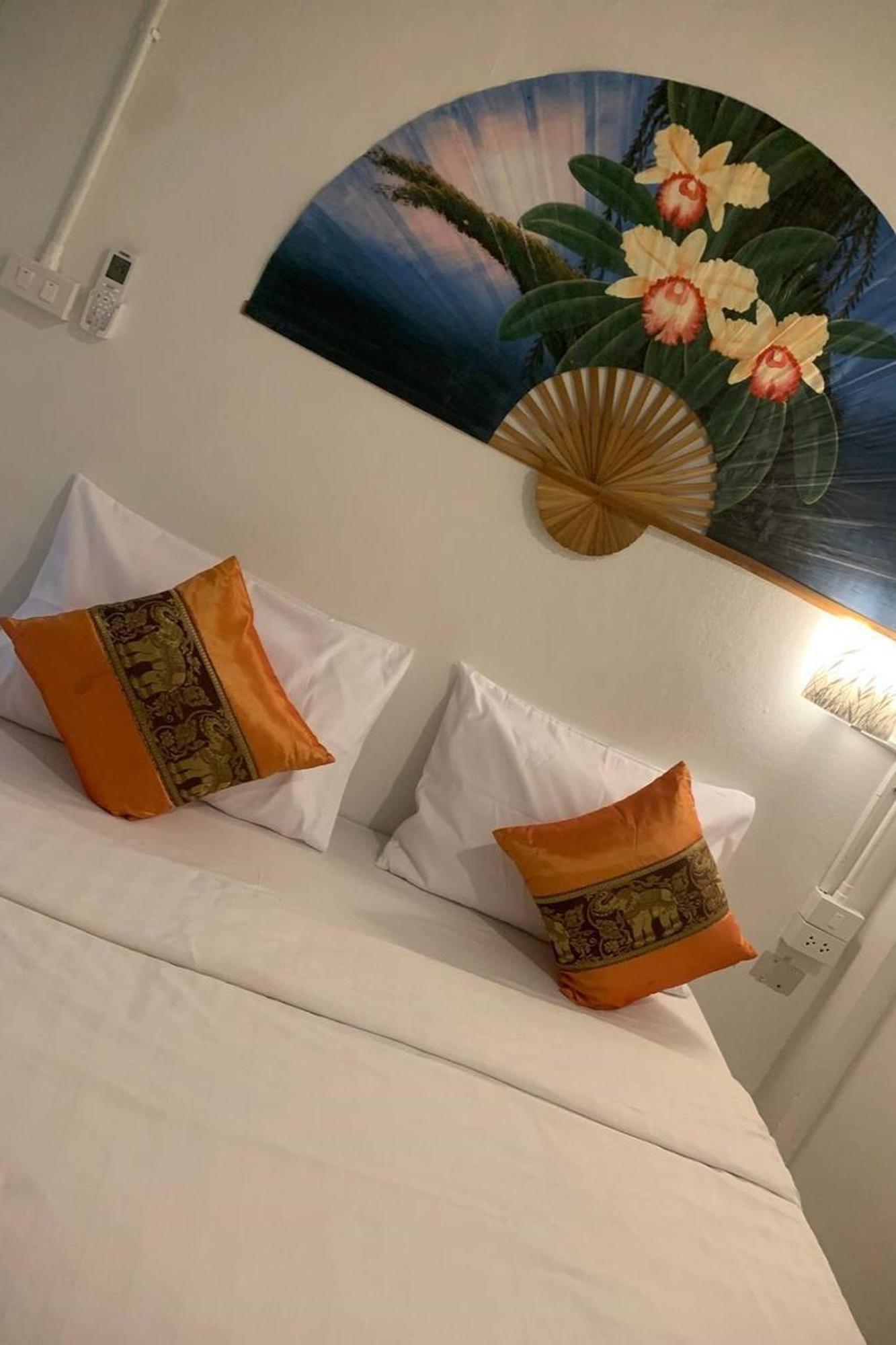 Remember @ Phuket Town Hotell Exteriör bild
