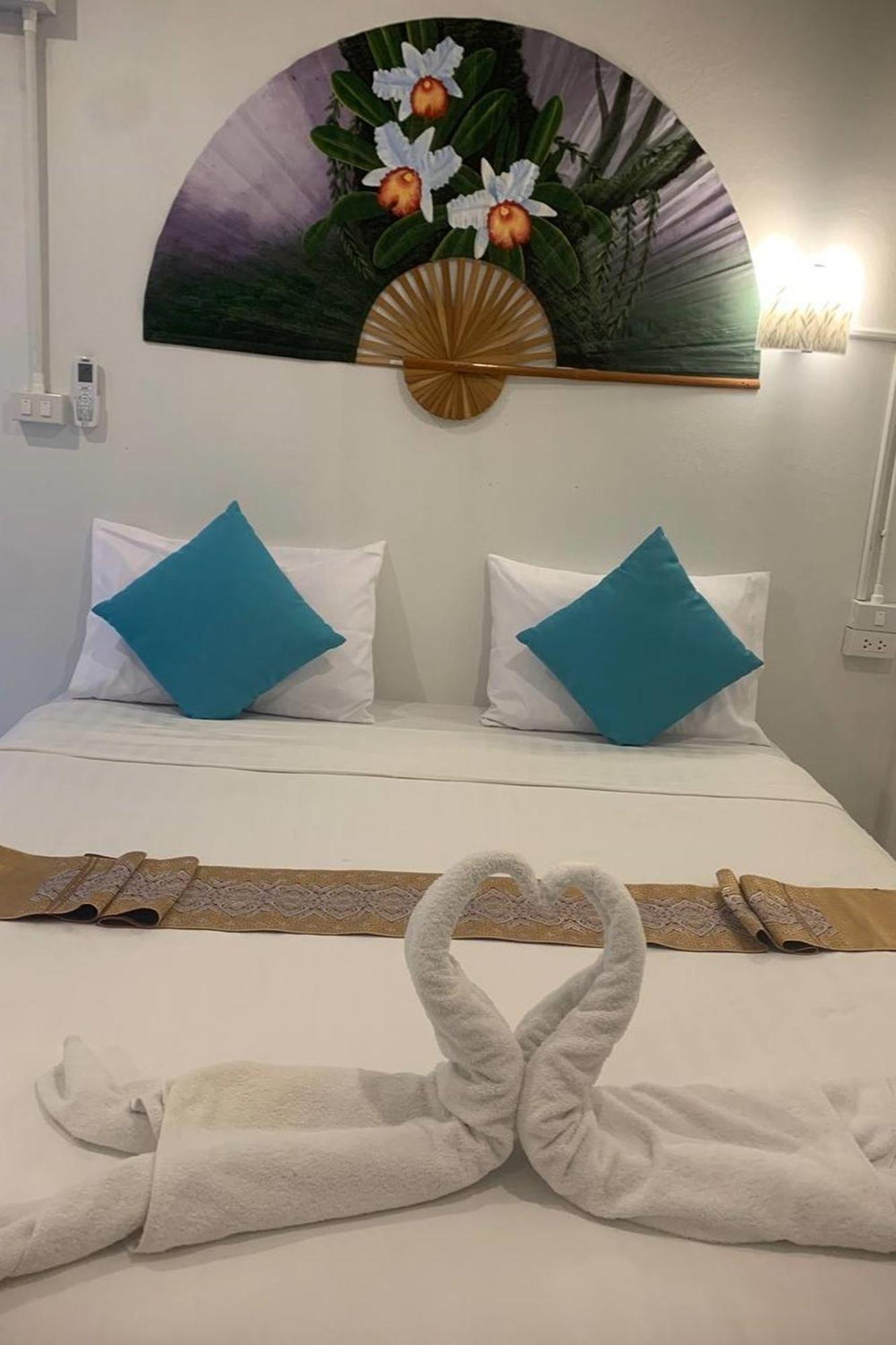 Remember @ Phuket Town Hotell Exteriör bild