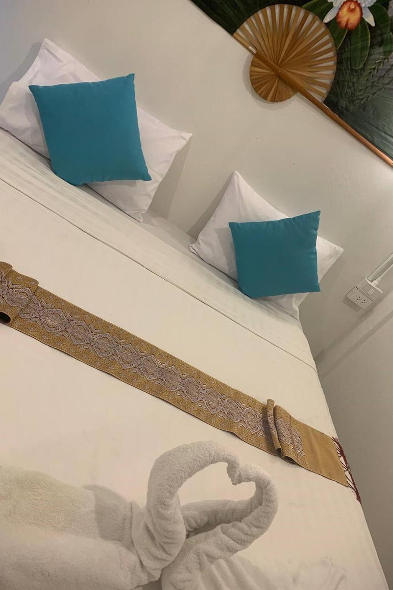 Remember @ Phuket Town Hotell Exteriör bild
