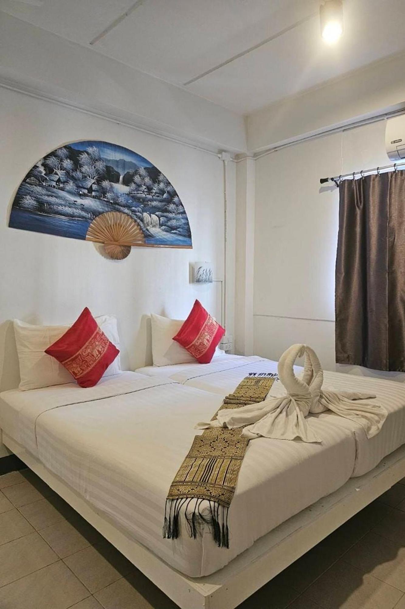 Remember @ Phuket Town Hotell Exteriör bild