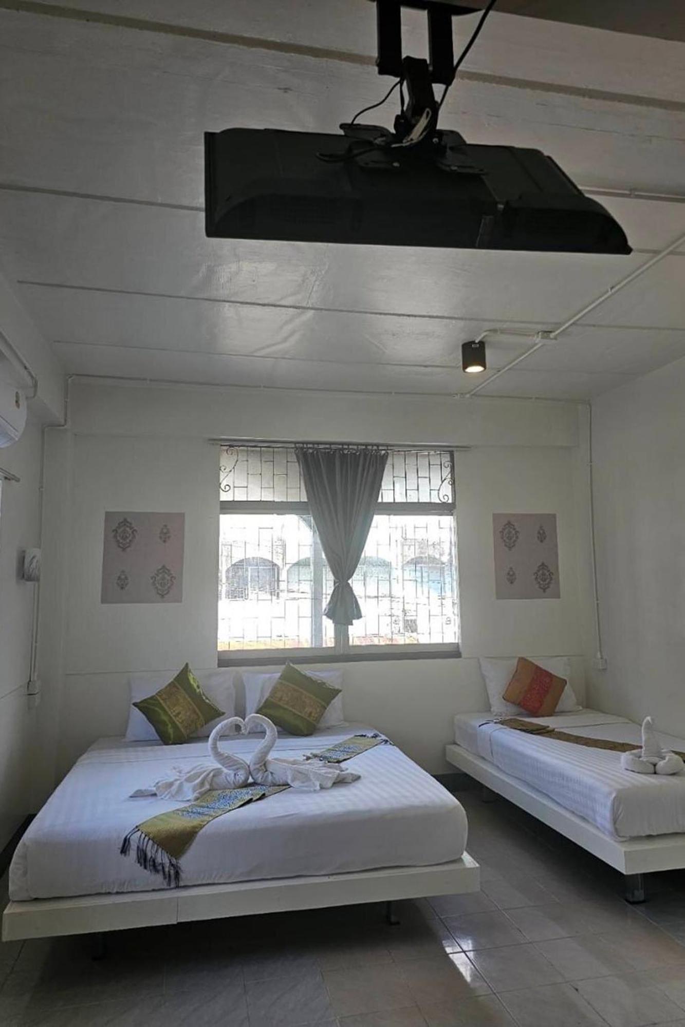Remember @ Phuket Town Hotell Exteriör bild