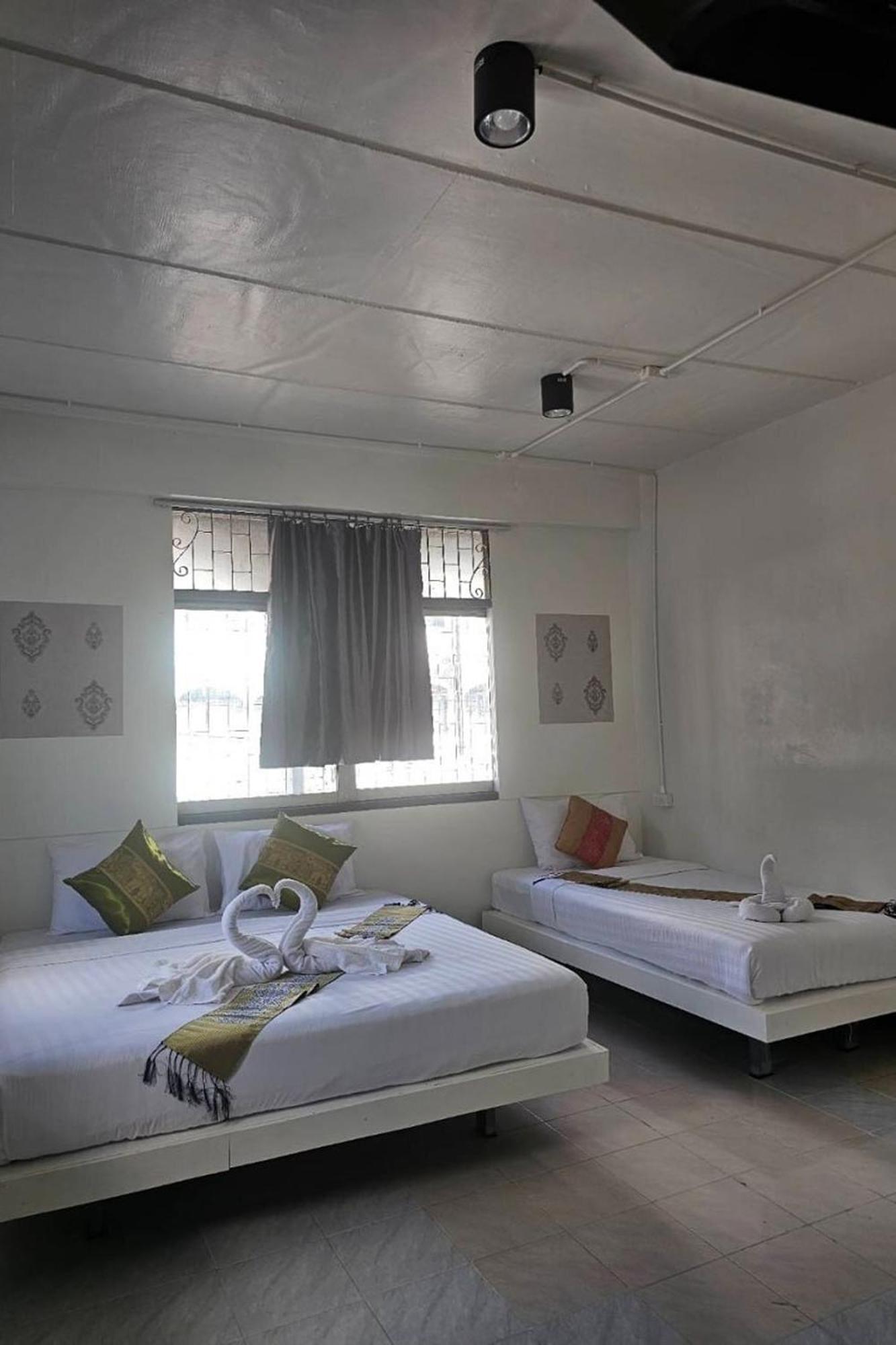 Remember @ Phuket Town Hotell Exteriör bild