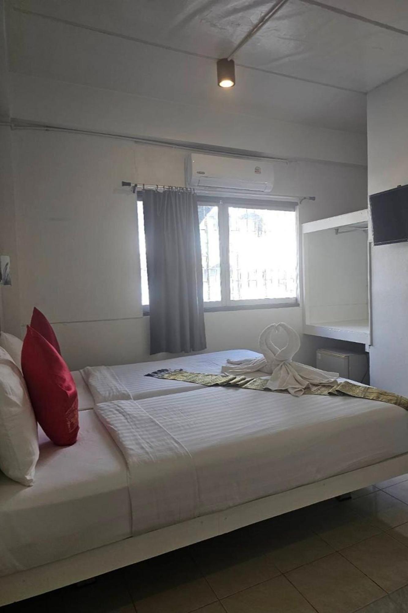 Remember @ Phuket Town Hotell Exteriör bild