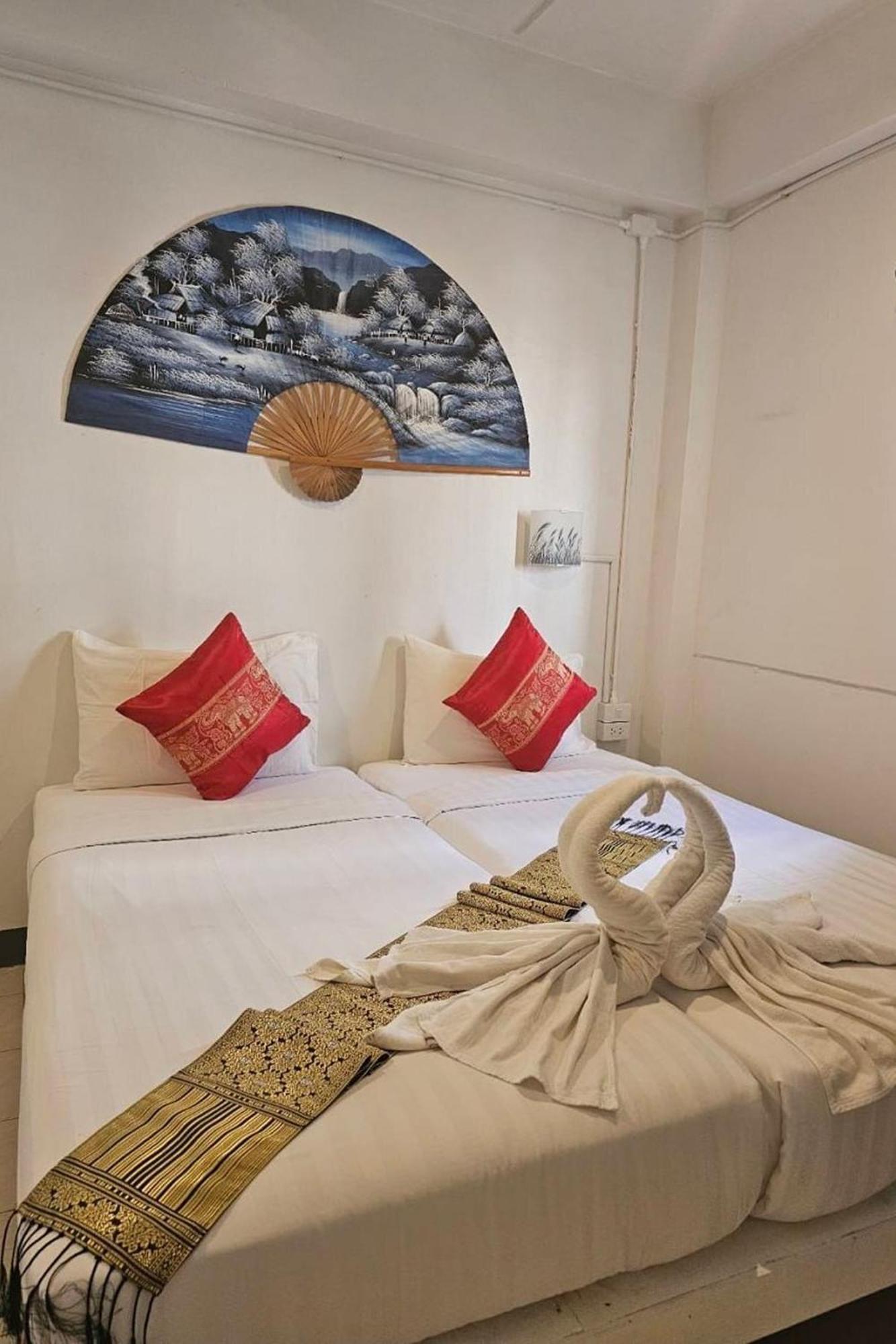 Remember @ Phuket Town Hotell Exteriör bild
